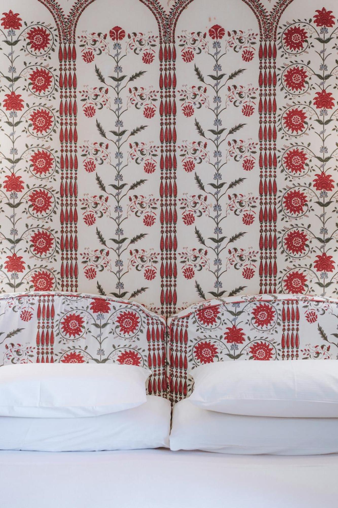 Hotel Bastide Rose à Le Thor Extérieur photo