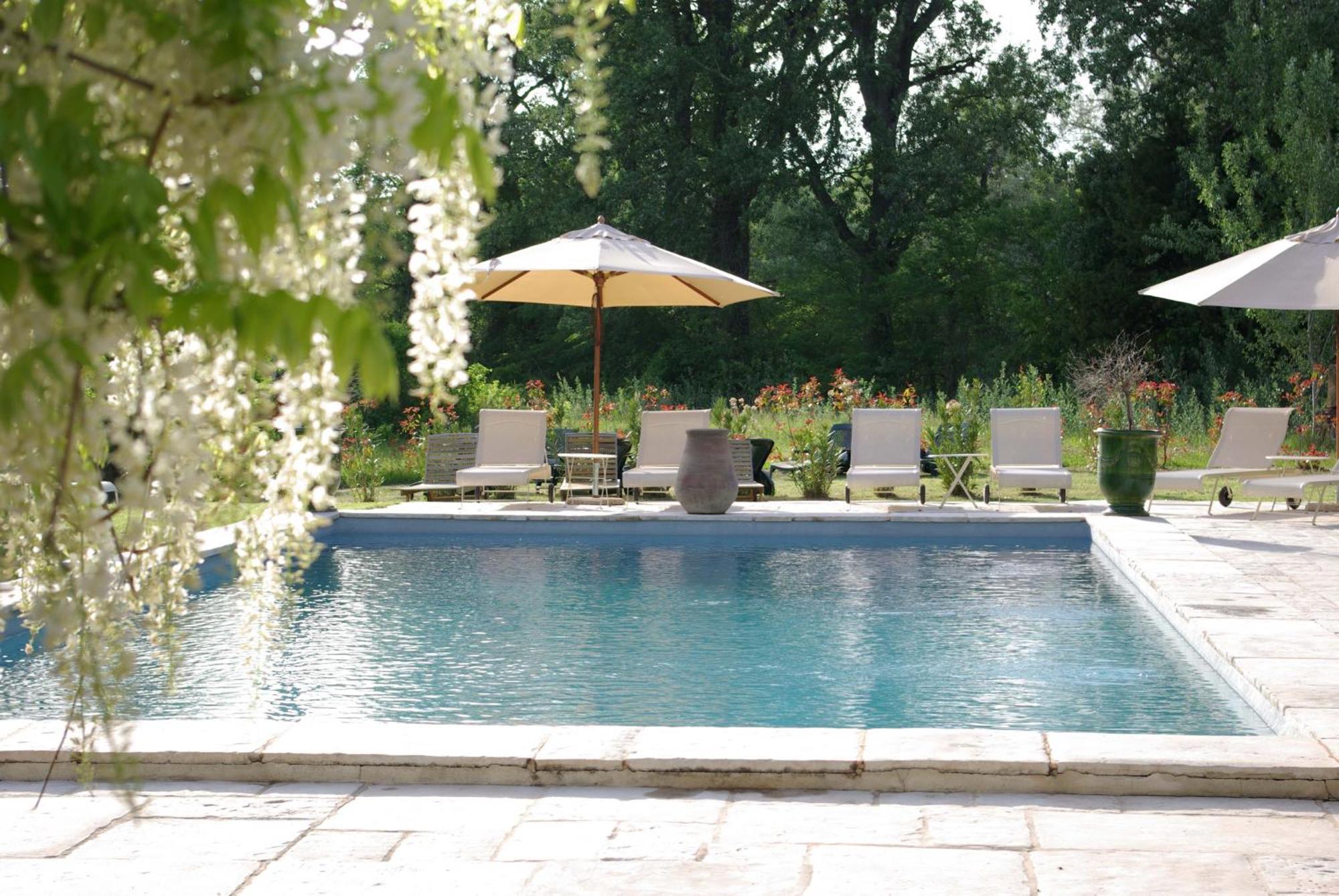 Hotel Bastide Rose à Le Thor Extérieur photo