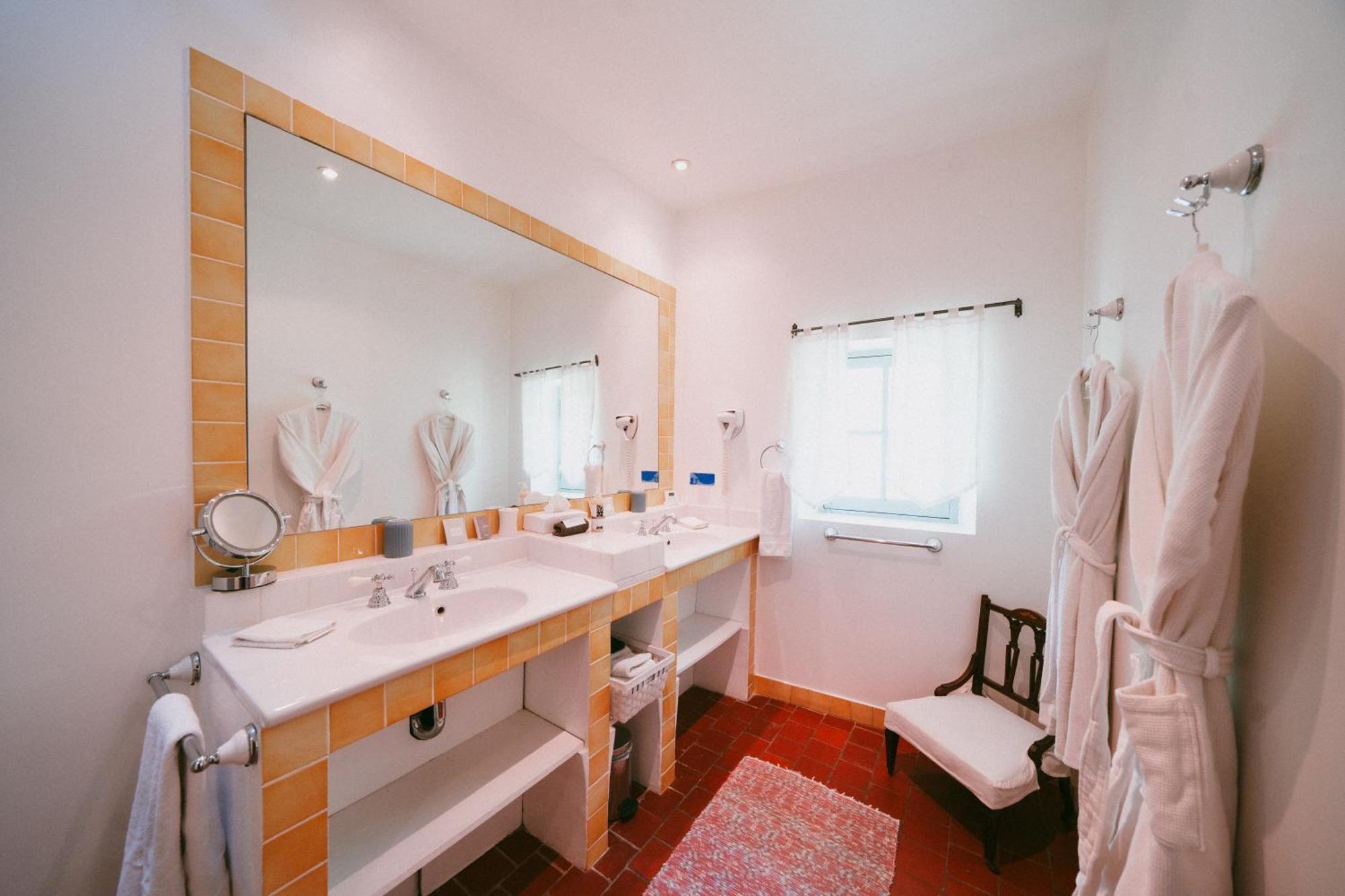 Hotel Bastide Rose à Le Thor Extérieur photo