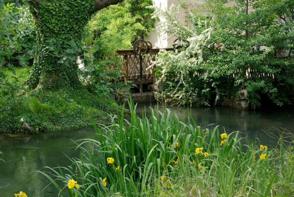 Hotel Bastide Rose à Le Thor Extérieur photo