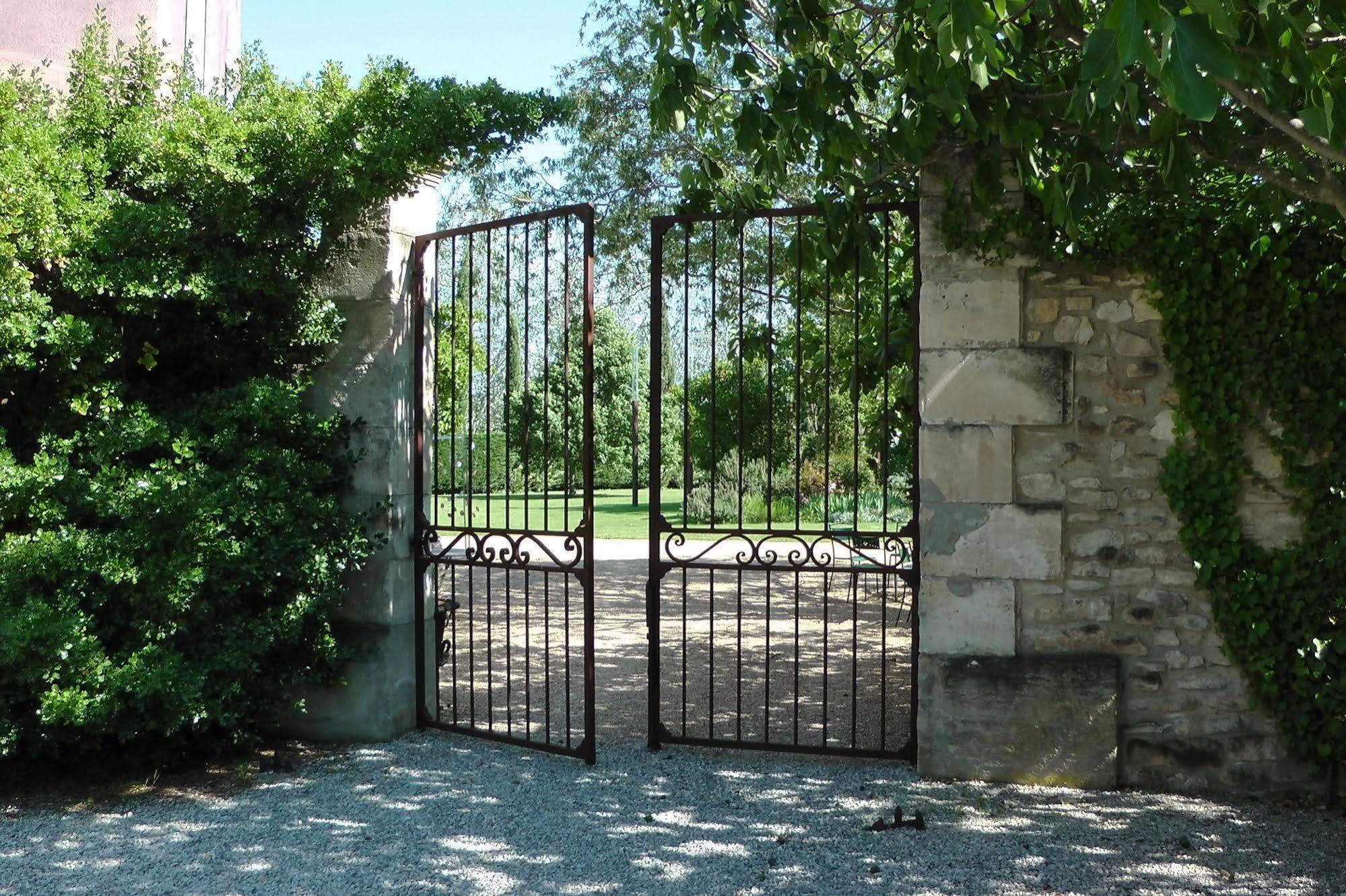Hotel Bastide Rose à Le Thor Extérieur photo