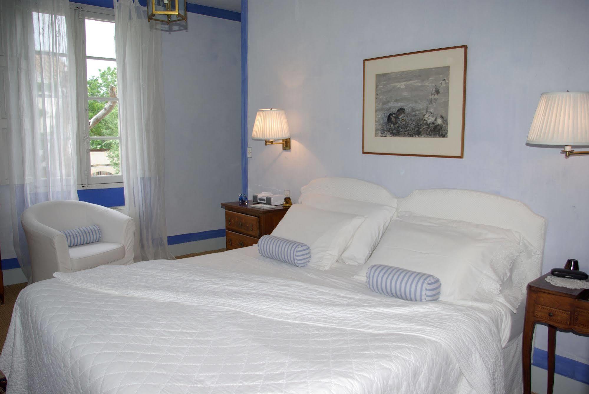 Hotel Bastide Rose à Le Thor Extérieur photo
